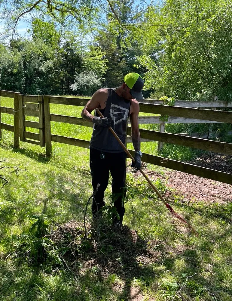 Custom garden landscaping in Holts Summit, MO - Samuels Tree Care & Lawn Services