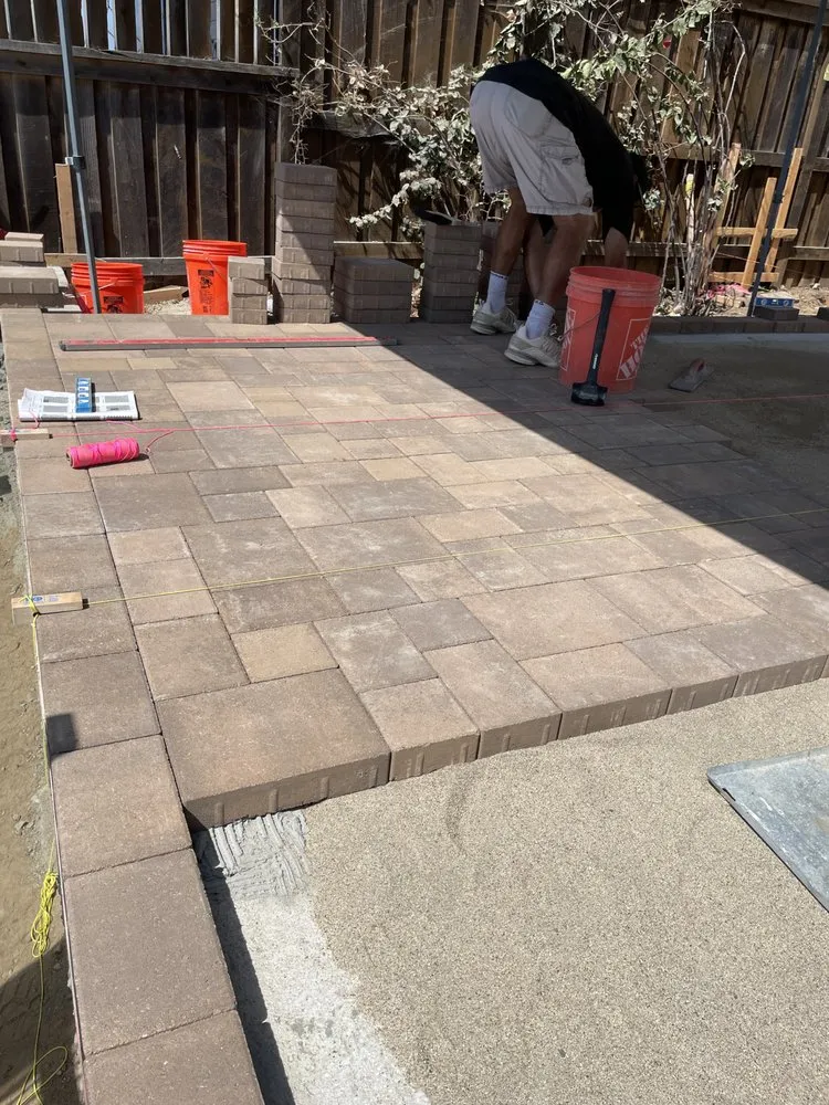 Custom outdoor landscaping experts serving San Diego, CA - San Diego Green Planters