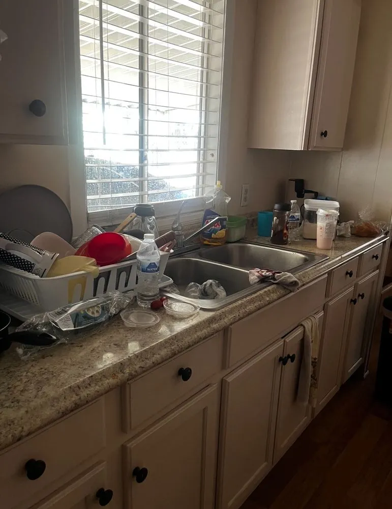 Custom yard cleanup service in Rosamond, CA by Sanchez All in One services