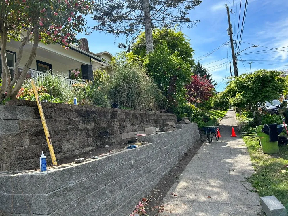 Local landscaping services experts serving Federal Way, WA - Sanchez Clean Scape Services