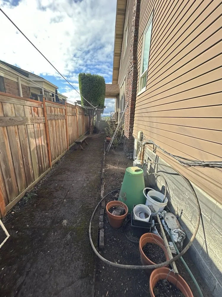 Local lawn mowing service experts serving Federal Way, WA - Sanchez Clean Scape Services