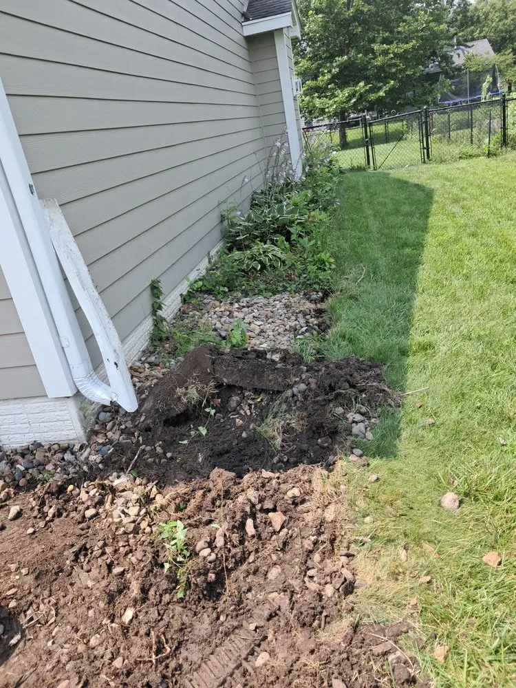 Affordable yard cleanup service for residential properties across Des Moines, IA - Sanchez Clean Ups