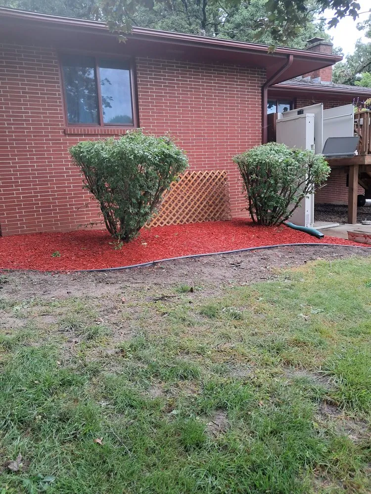 Affordable outdoor landscaping for residential properties in Des Moines, IA by Sanchez Clean Ups