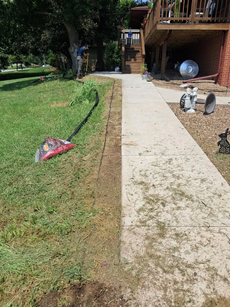 Local outdoor landscaping in Des Moines, IA by Sanchez Clean Ups