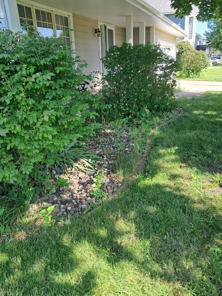 Reliable residential landscaping for year-round maintenance in Des Moines, IA by Sanchez Clean Ups