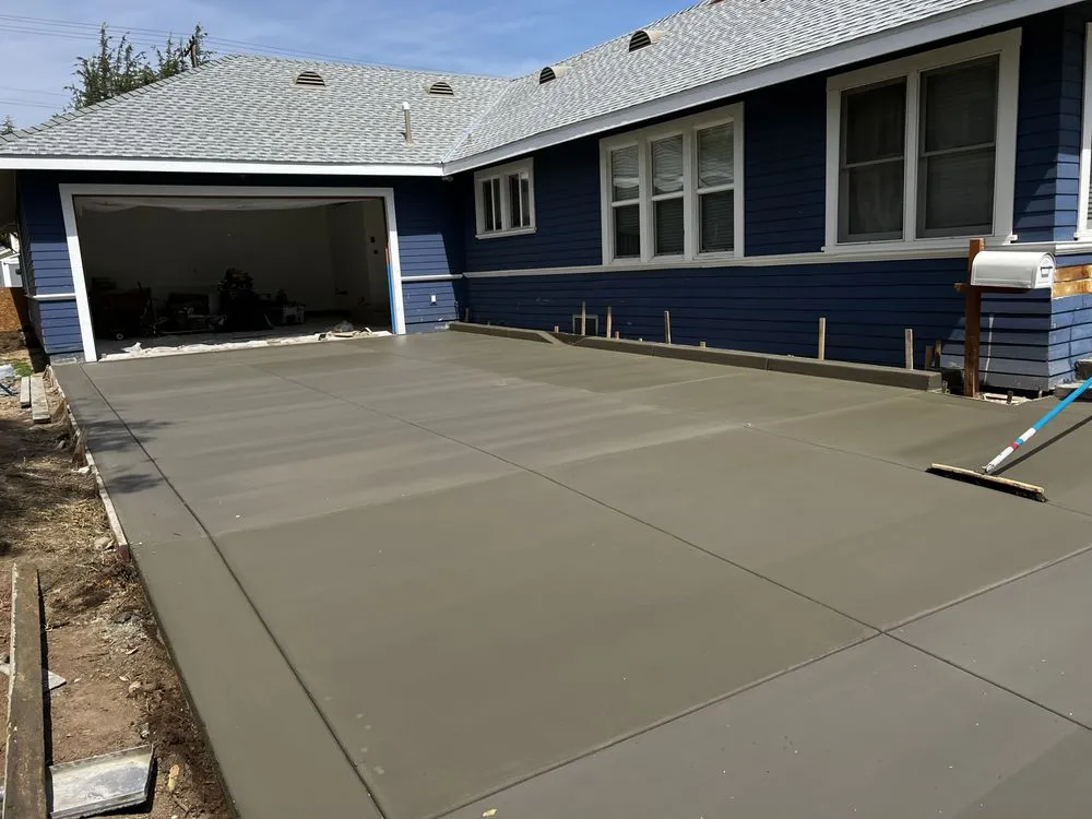 Reliable lawn mowing service in Hesperia, CA - Sanchez Concrete