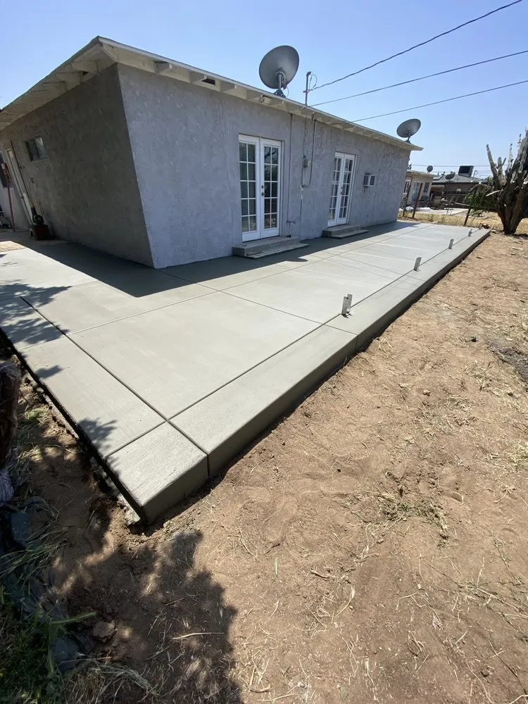 Reliable garden landscaping near you in Hesperia, CA by Sanchez Concrete