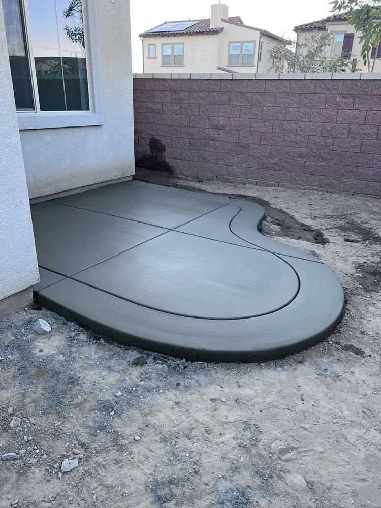 Expert residential landscaping in Hesperia, CA by Sanchez Concrete