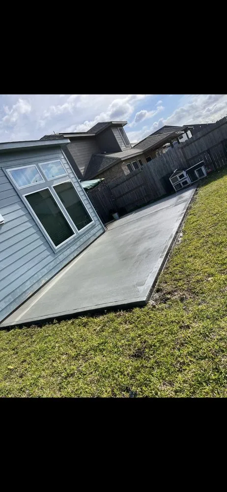 Trusted yard cleanup service in Houston, TX by Sanchez Fencing & More