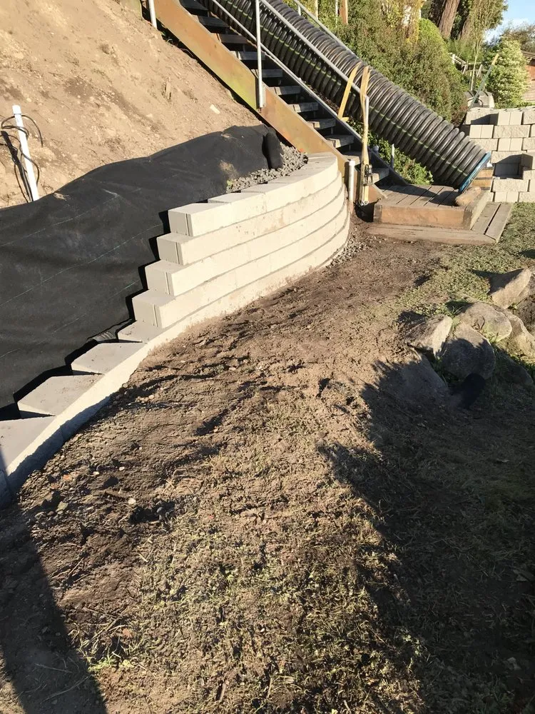 Local yard cleanup service in Kingston, WA by Sanchez Landscaping Service
