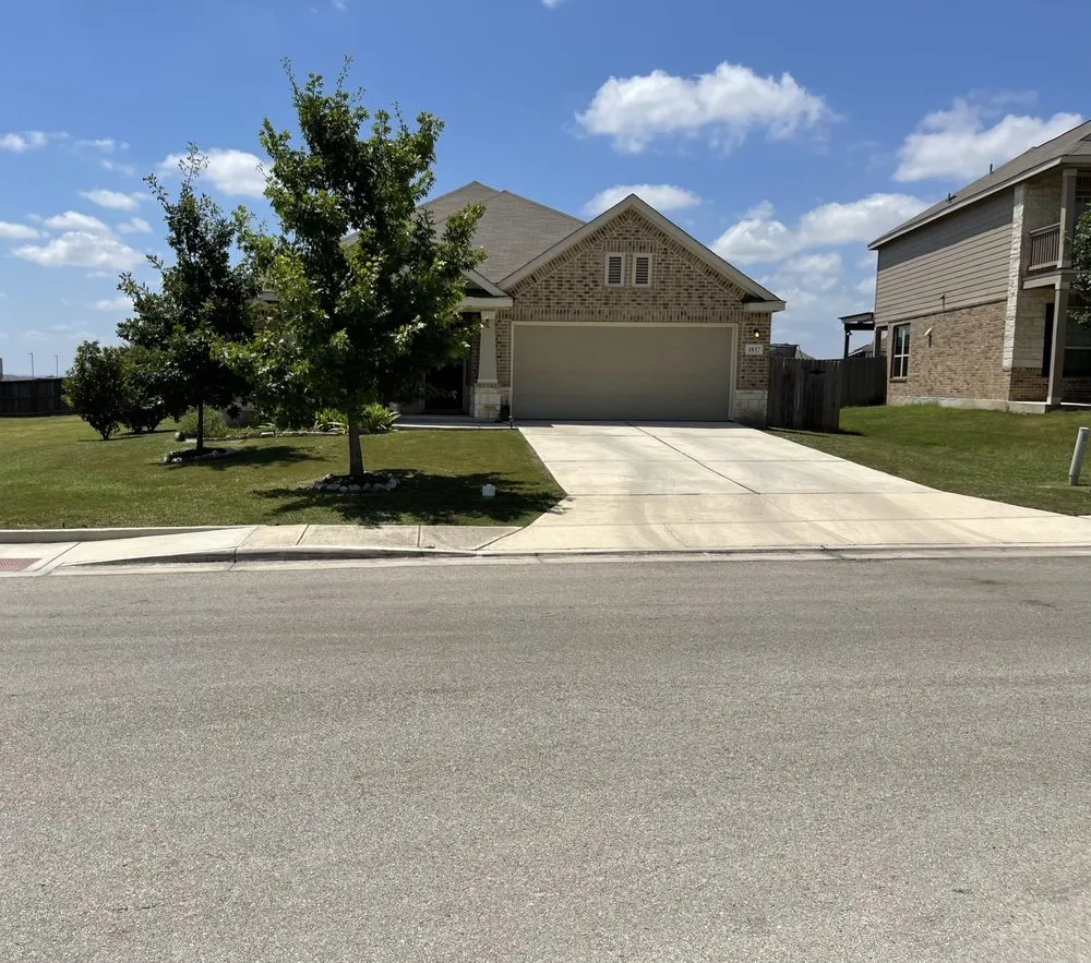 Affordable landscaping services experts serving New Braunfels, TX - Sanchez Roots Lawn Service