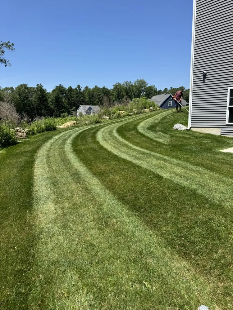 Custom lawn care service in Uxbridge, MA by Sander Landscaping