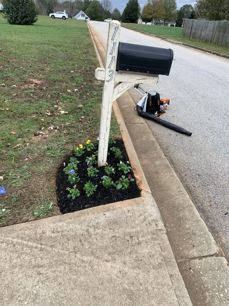 Top-rated yard cleanup service in Stockbridge, GA - Sanders Landscaping & Maintenance