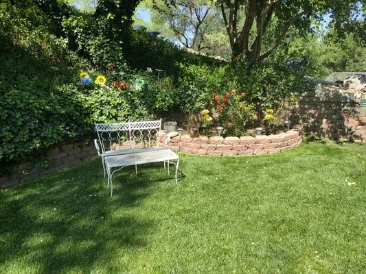 Sanders Landscaping Logo