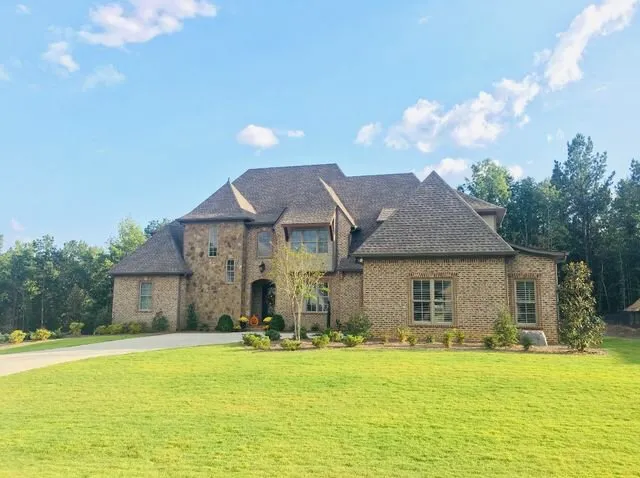 Local lawn mowing service experts serving Birmingham, AL - Sanders Lawn & Landscaping