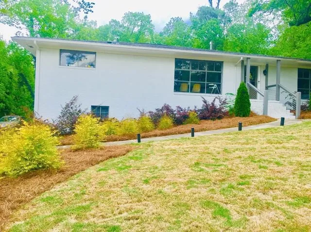 Local lawn mowing service experts serving Birmingham, AL - Sanders Lawn & Landscaping