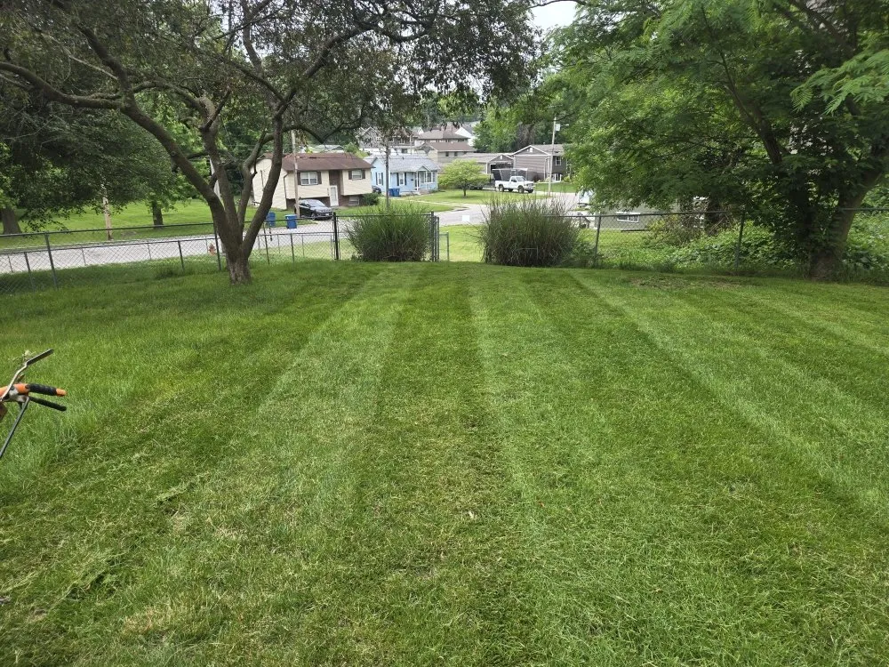 Custom lawn mowing service in Jerseyville, IL - Sanders Lawncare and Outdoor Services