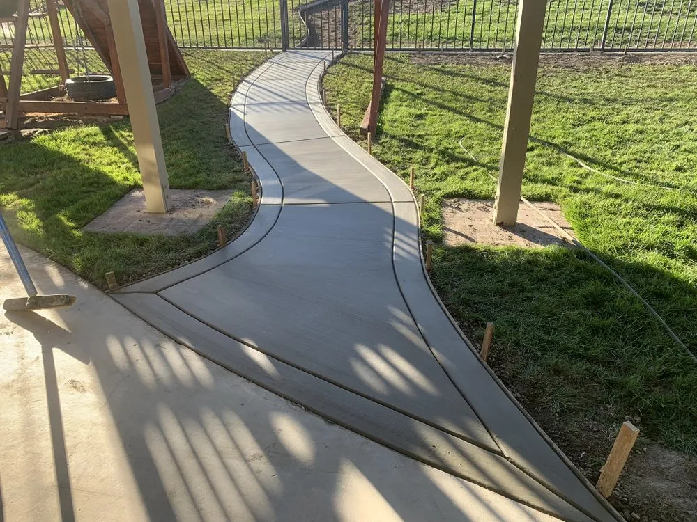 Professional lawn care service for year-round maintenance across Lodi, CA - Sandoval R landscaping