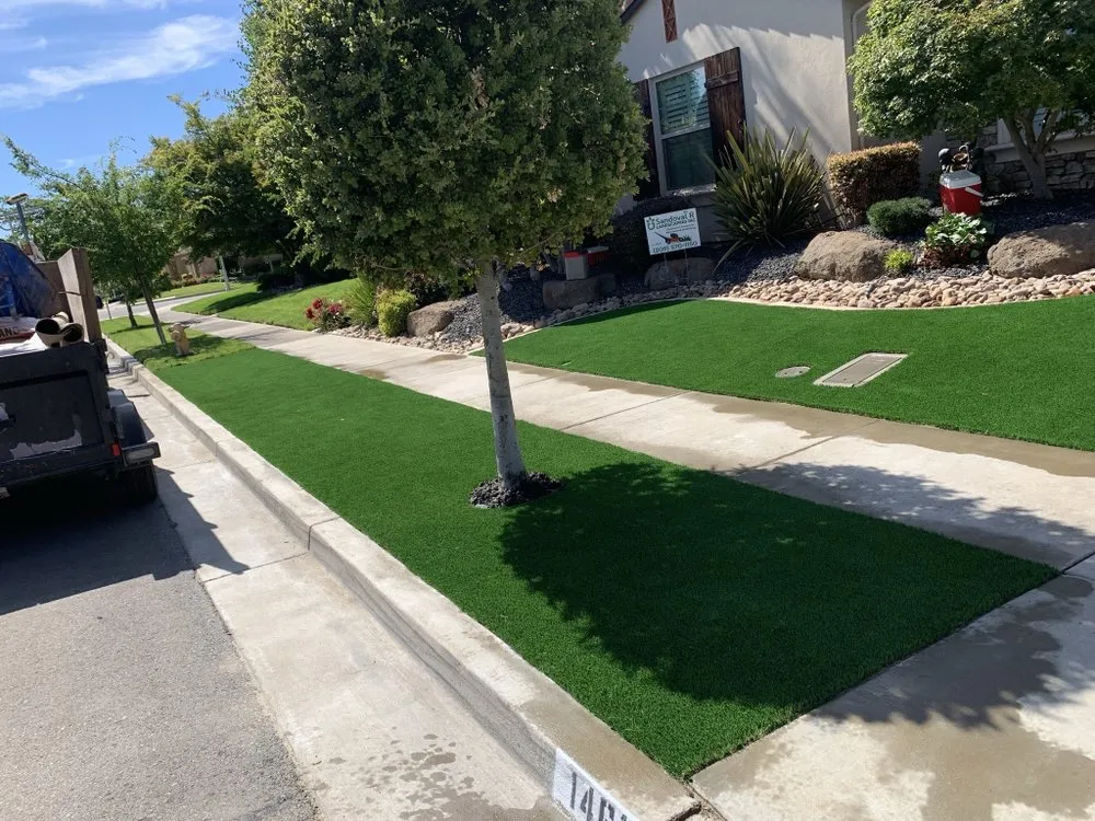 Custom yard cleanup service in Lodi, CA - Sandoval R landscaping