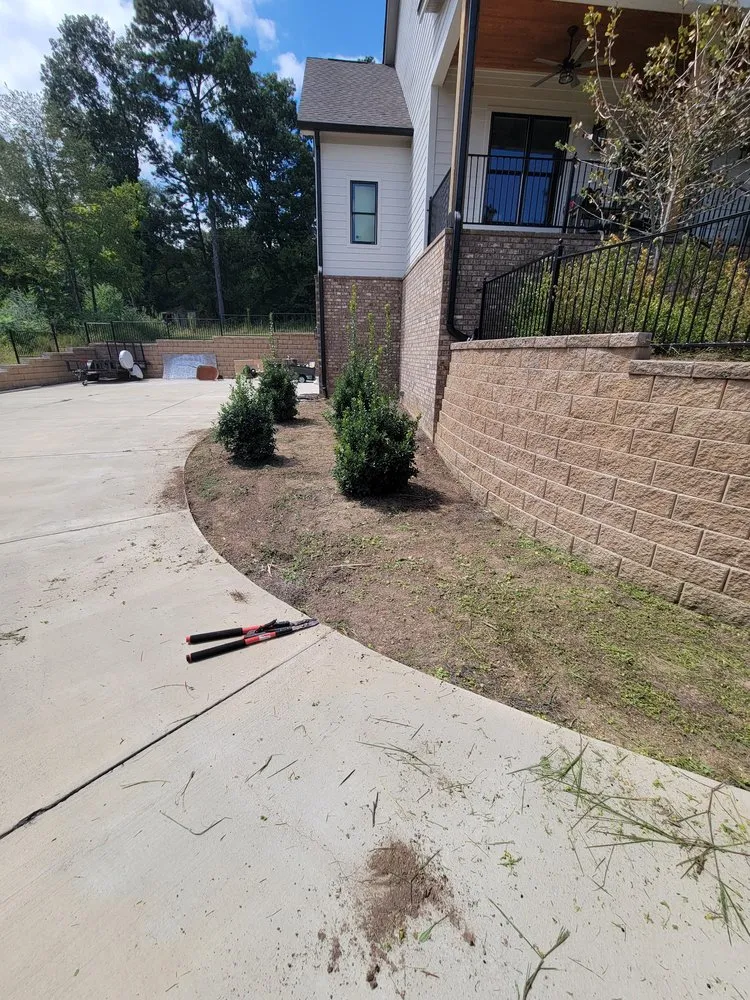 Affordable yard maintenance in Fultondale, AL - Sanford & Son Landscape