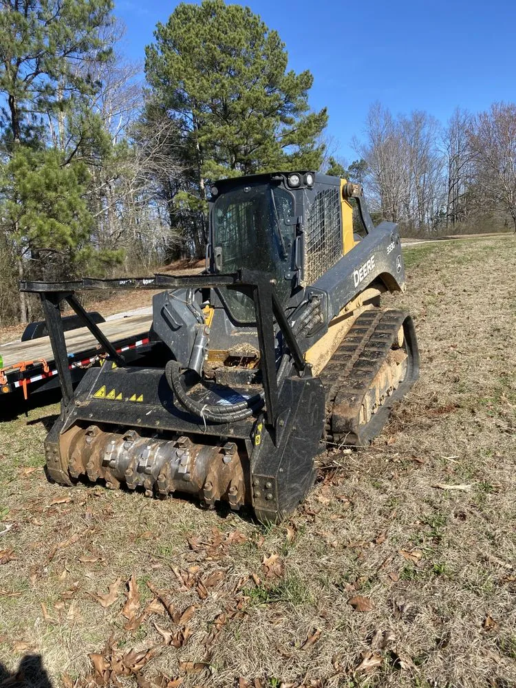Local yard cleanup service in Dora, AL - Sanford Land Services