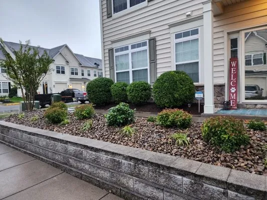 Sanford n Sons Landscaping Logo