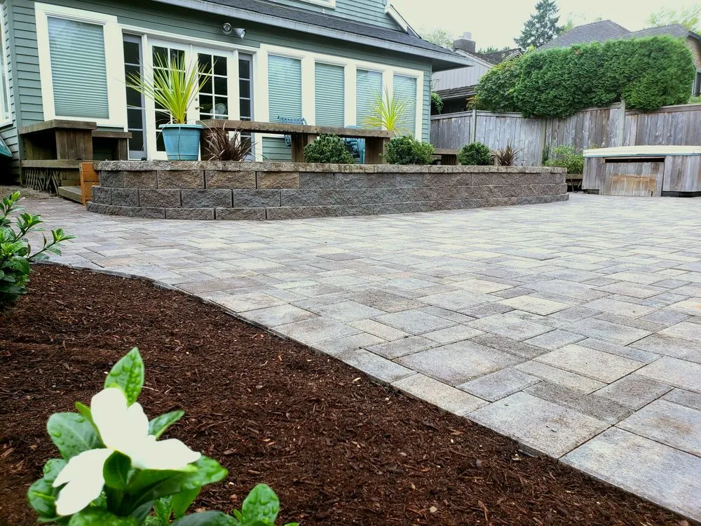 Local lawn mowing service experts serving Oregon City, OR - Sanlino Landscape