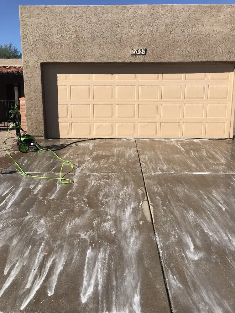 Reliable yard cleanup service in Sahuarita, AZ by Santa Cruz Home Services