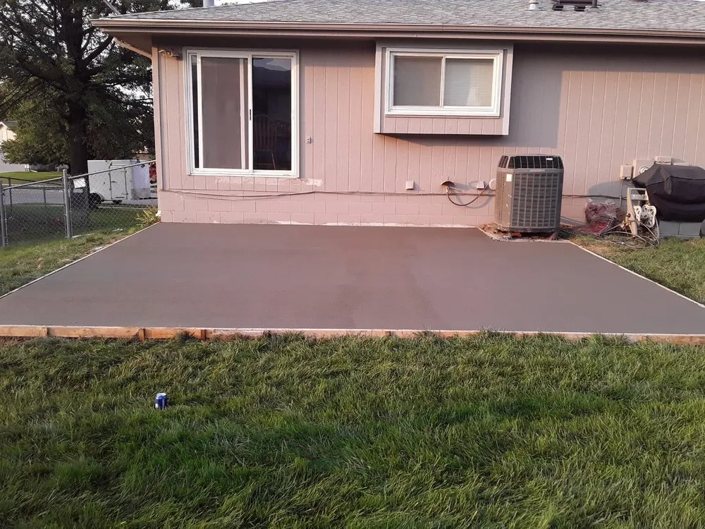 Custom yard maintenance near you across Omaha, NE - Santacruz General Services