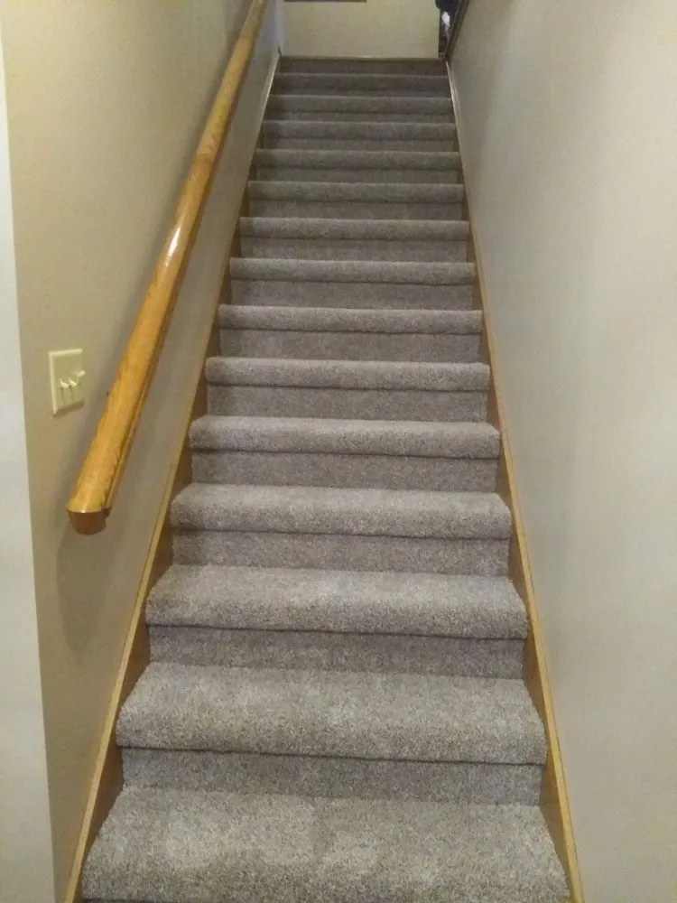 Affordable lawn mowing service experts serving Omaha, NE - Santacruz General Services