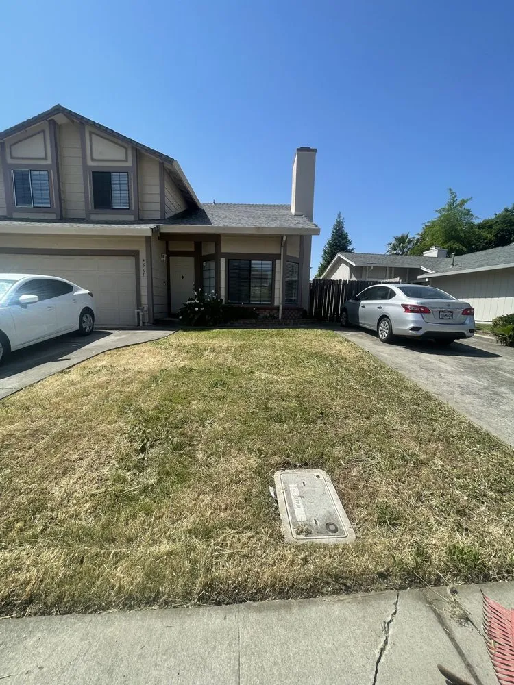 Affordable lawn mowing service in Rio Linda, CA by Santana Landscaping