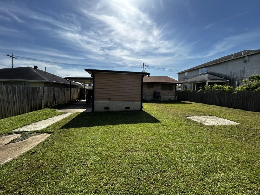 Local outdoor landscaping in New Orleans, LA by Santana Lawncare