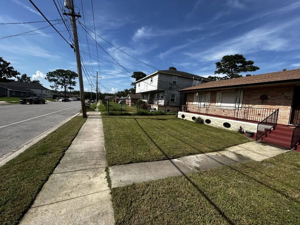 Expert yard cleanup service in New Orleans, LA - Santana Lawncare