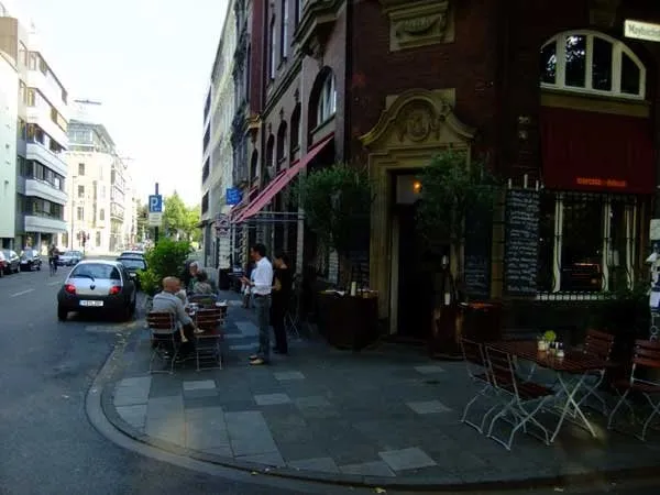 Custom lawn care service for residential properties across Jefferson, MD - Santana's Design & Build