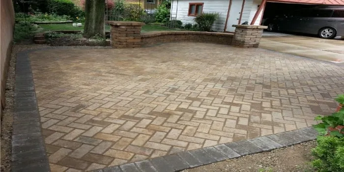 Affordable landscaping services experts serving Burbank, IL - Santana's Landscaping