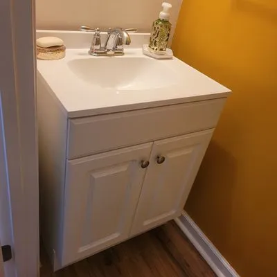 Santana's Odd Job Experts Logo