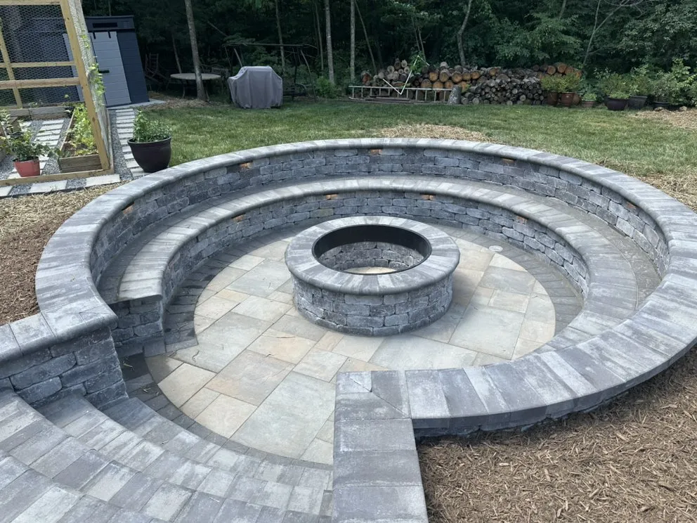 Expert lawn mowing service experts serving Fredericksburg, VA - SantaRosa Construction