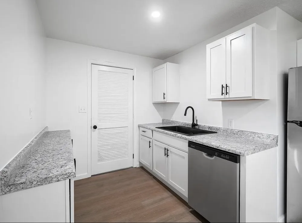 Local lawn mowing service in Elyria, OH by Santi Pro Services