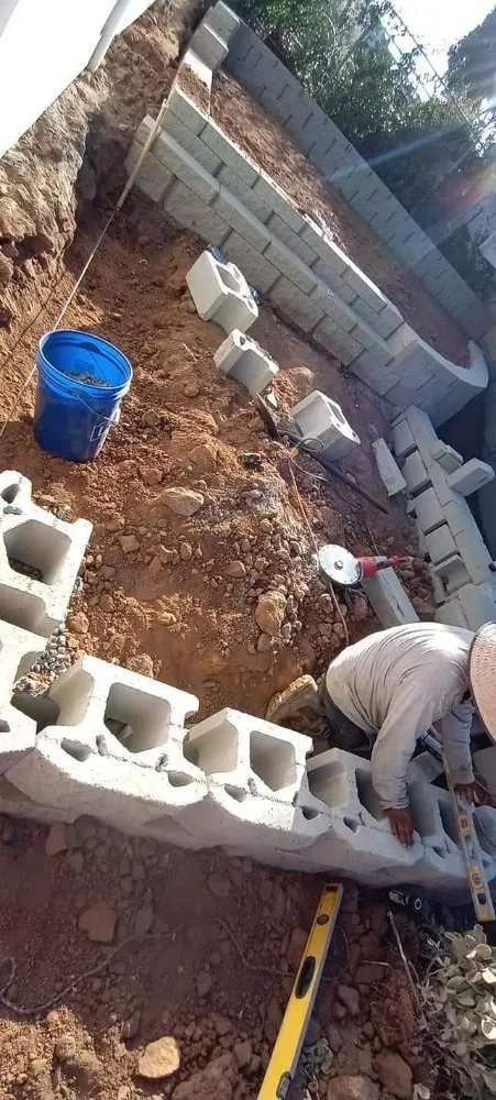 Professional lawn care service in Fallbrook, CA - Santiago Construction end Landscaping