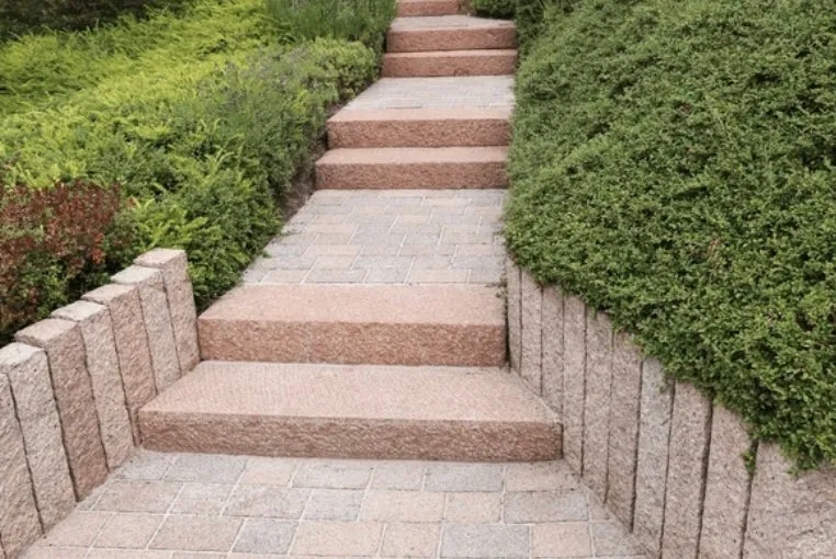 Custom yard maintenance for homes in Salinas, CA by Santiago Landscaping