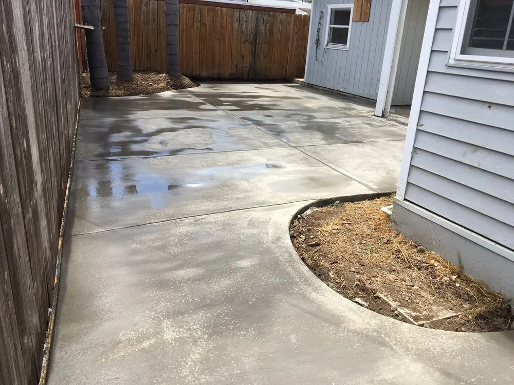 Local yard cleanup service in Escondido, CA - Santiago's landscape and tree service