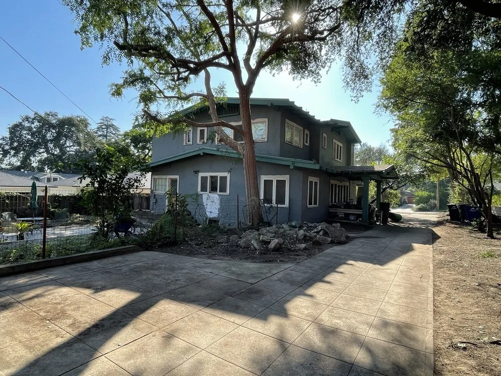 Reliable lawn mowing service in Altadena, CA by Santiago’s Landscape Services