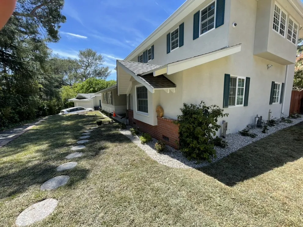 Expert lawn care service in Altadena, CA - Santiago’s Landscape Services