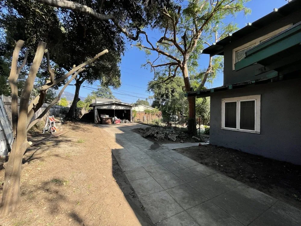 Affordable yard maintenance for homes in Altadena, CA by Santiago’s Landscape Services