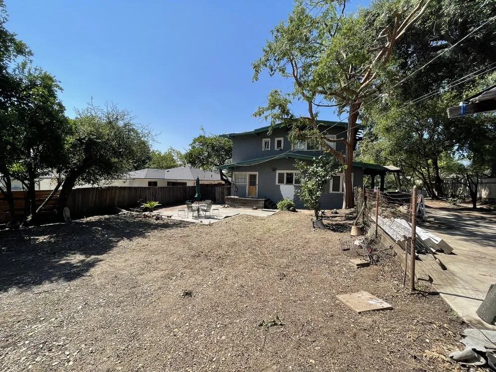 Professional yard maintenance in Altadena, CA - Santiago’s Landscape Services