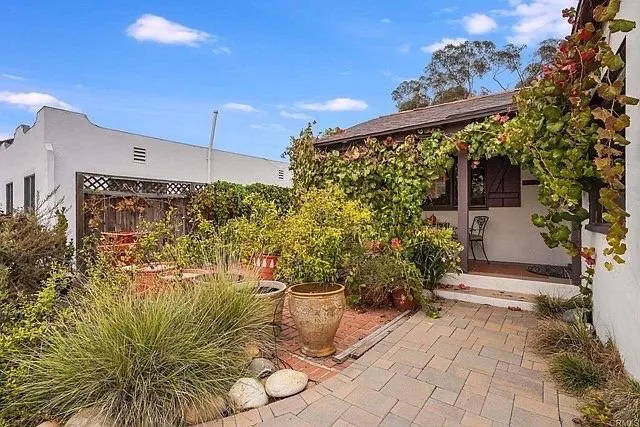 Trusted garden landscaping near you in Escondido, CA by Santiago's Landscaping