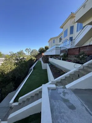 Santiago's Landscaping Logo