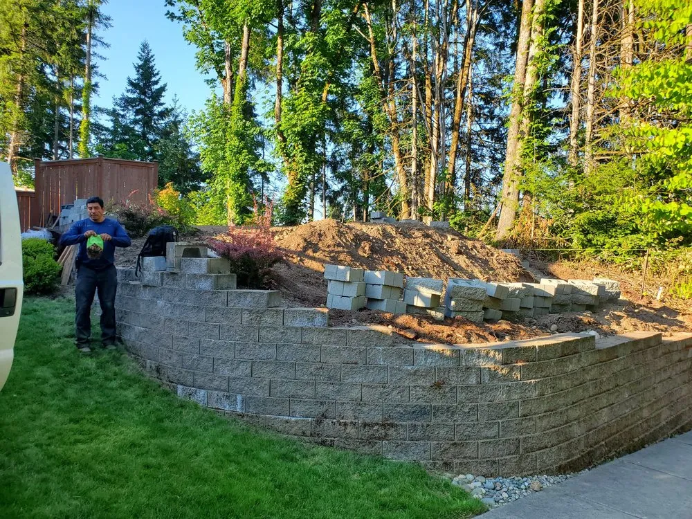 Top-rated lawn mowing service experts serving Kenmore, WA - Santiago's Lawn care & Construction