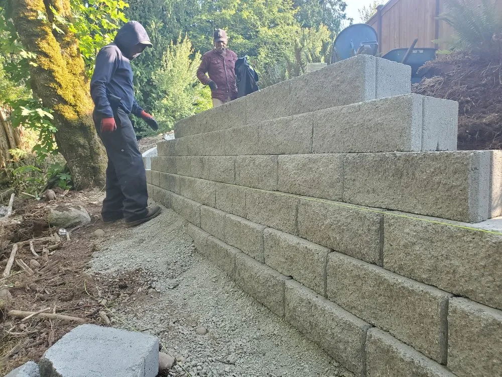 Affordable garden landscaping experts serving Kenmore, WA - Santiago's Lawn care & Construction