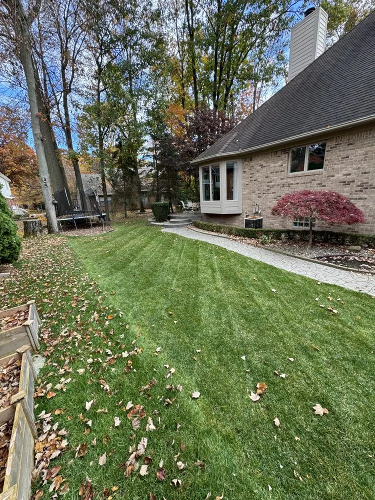Trusted landscaping services in Sterling Heights, MI - Santis Property Maintenance